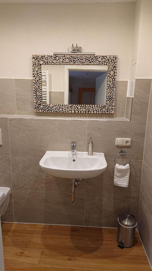 Gemuetliche Ferienwohnung Am Ortsrand Kreuzwertheim Buitenkant foto